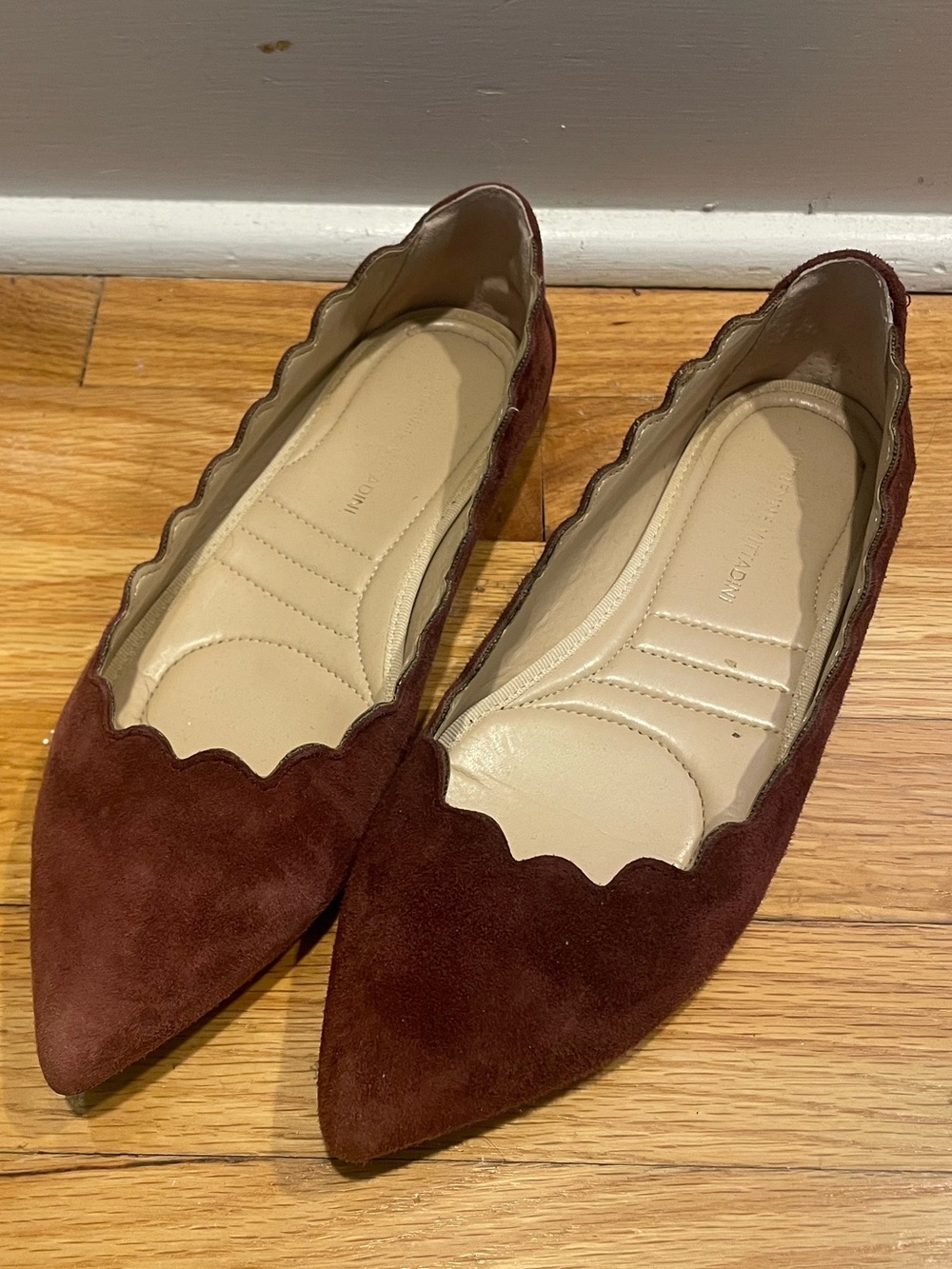 Adrienne Vittadini Pointed Scallop Edge Flats - burgundy